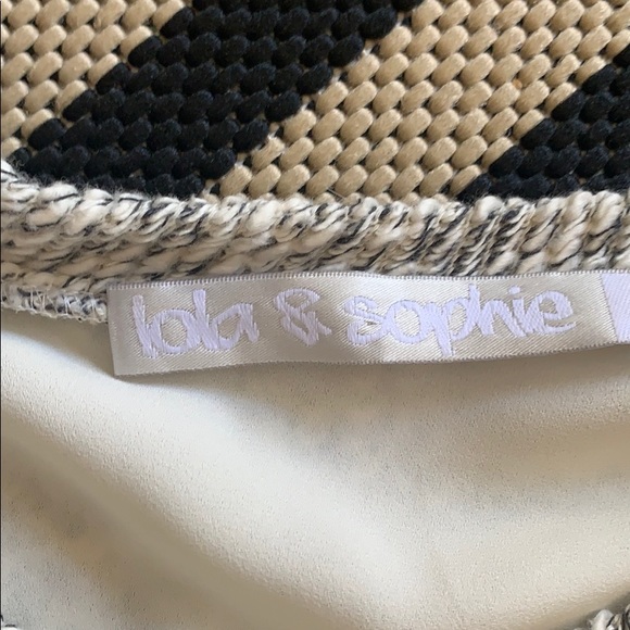 Lola & Sophie sweater. Size Large - Picture 2 of 3